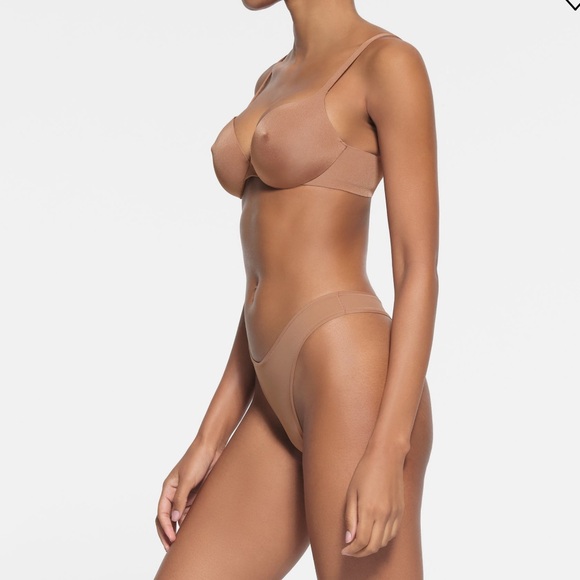 Skims ultimate Apex push up bra 📌 sold out item - Picture 2 of 2